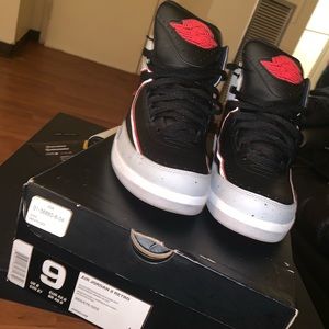 Jordan’ Retro 2 ,